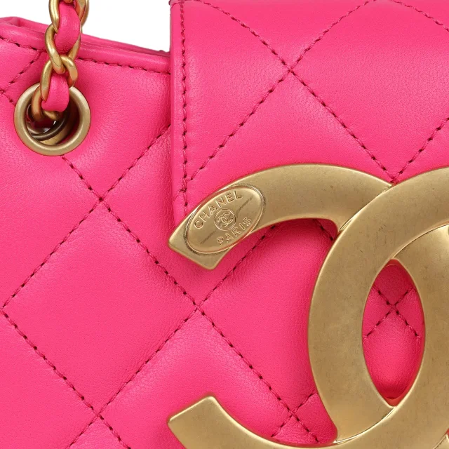 Chanel CC Mini Shoulder Bag Fuchsia Lambskin Antique Gold Hardware in Pink Lambskin from Madison Avenue Couture, photo 6 of 10