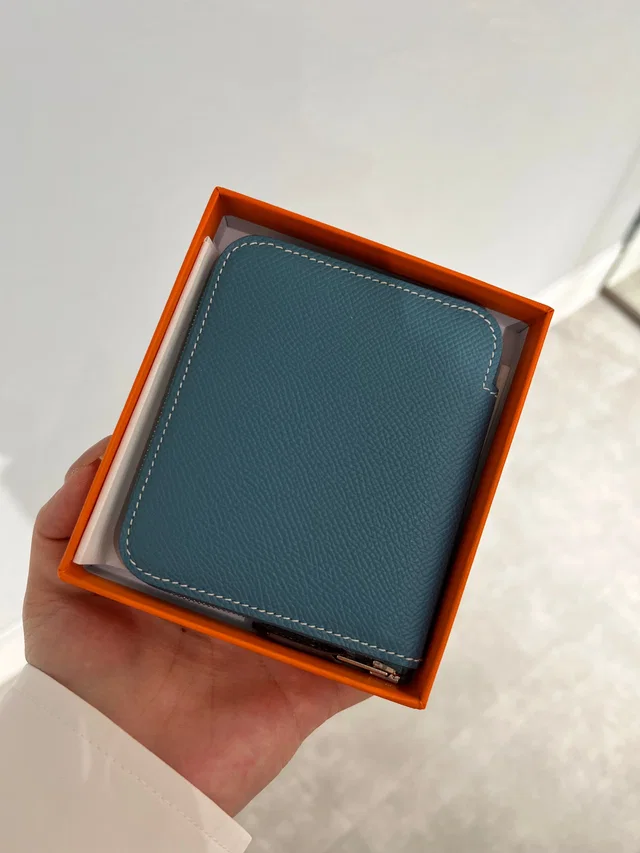Hermès New Blue Jean+Paprika Epsom Silk In Compact Wallet in Blue Epsom leather from Luxury Promise