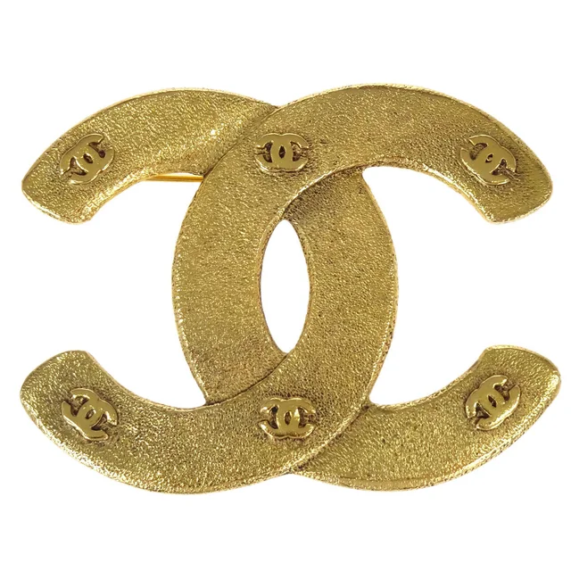 Chanel CC Brooch Pin Gold 1263/29 in Gold from AMORE Vintage Tokyo