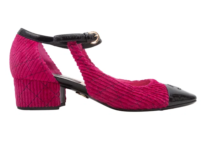 Fuchsia & Black Chanel Fall/Winter 2022 Corduroy & Patent Cap-Toe Mary Janes Size 40 in Black Patent leather from Designer Revival