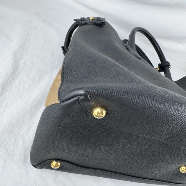 Burberry Large Banner Black Tote Bag in Black Metal, Pebbled leather from Reowned, photo 7 of 11