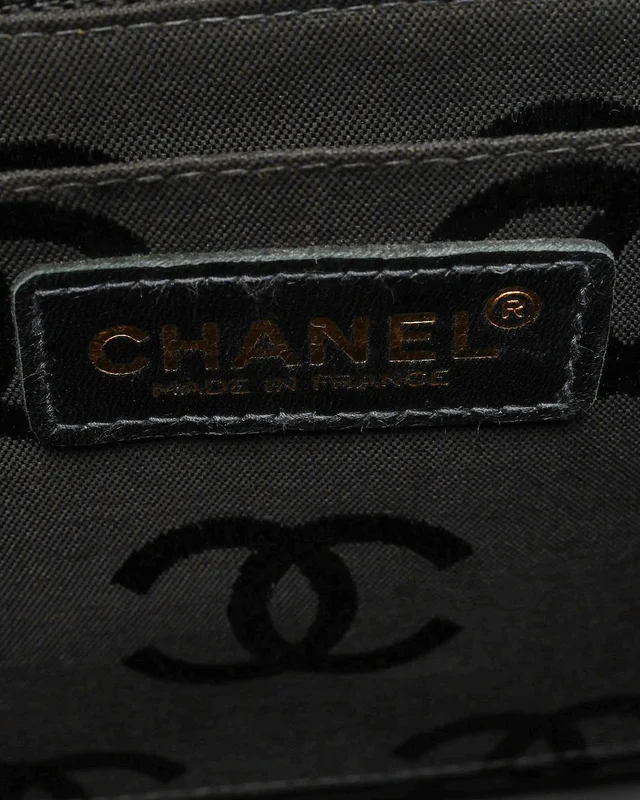Chanel Medium Patent Chocolate Bar Bag in Brown Patent leather from A Retro Tale, photo 7 of 10