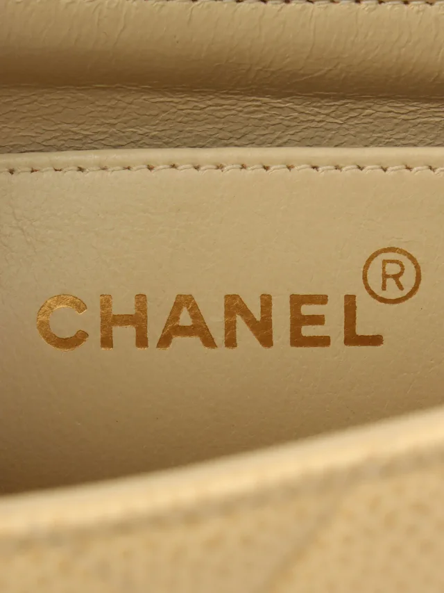 Chanel Circa 1992 Caviar Skin Diana Flap Chain Bag 25cm Beige in Beige Caviar leather from VINTAGE QOO TOKYO, photo 6 of 14