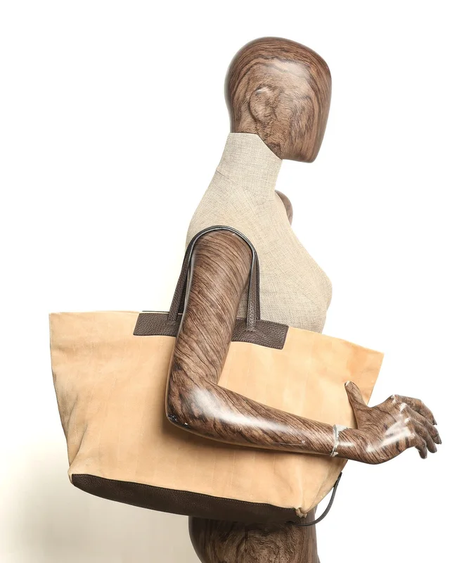 Fendi Felt Tote Bag in Leather from A Retro Tale, photo 8 of 8