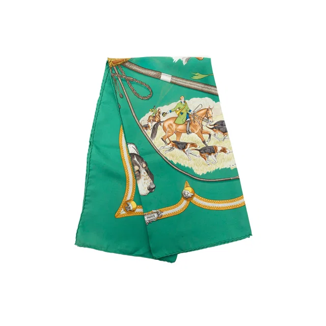 Green Hermès Le Laisser Courre Silk Scarf 90 Scarves in Green Silk from Designer Revival