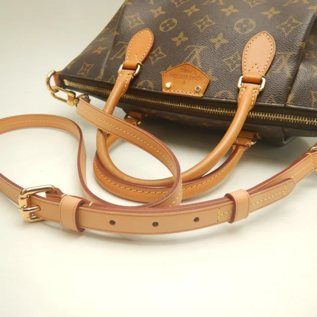 Louis Vuitton Turenne Monogram Handbag in Brown Canvas from LuxUness, photo 6 of 19