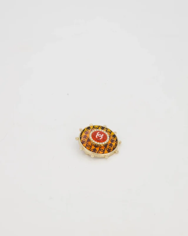 Chanel 2019 La Pausa Red and Gold Embellished Logo Brooch in Red from Sellier, photo 4 of 7