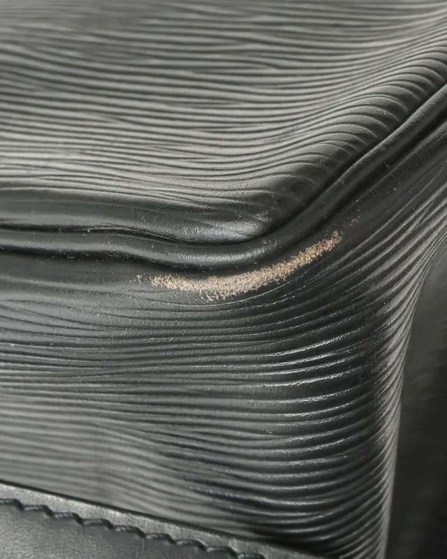 Louis Vuitton Epi Noé Petit Bag in Leather from A Retro Tale, photo 6 of 11