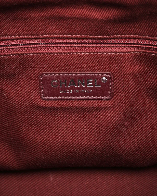 Chanel Deauville Bucket Bag in Canvas from A Retro Tale, photo 9 of 10