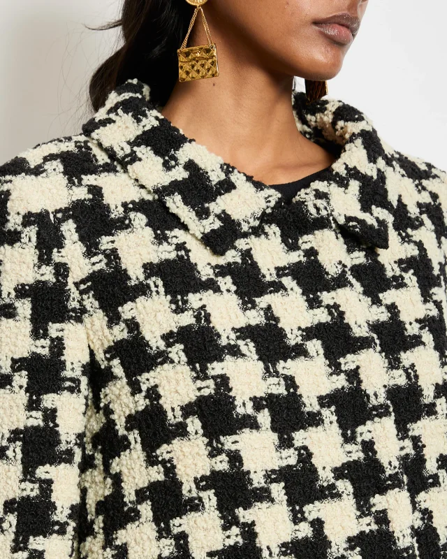 CURRENT SEASON* Valentino Black & White Houndstooth Pied-De-Poule Tweed Jacket with Faux Fur… in Black Tweed from Sellier, photo 4 of 5