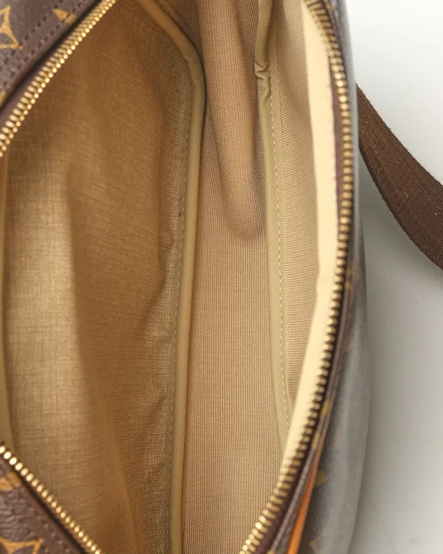 Louis Vuitton Monogram Reporter PM Bag from A Retro Tale, photo 9 of 10