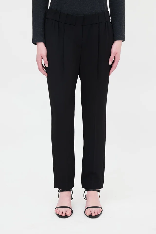 Brunello Cucinelli Crepe Tapered Leg Trouser in Silk from VSP Consignment