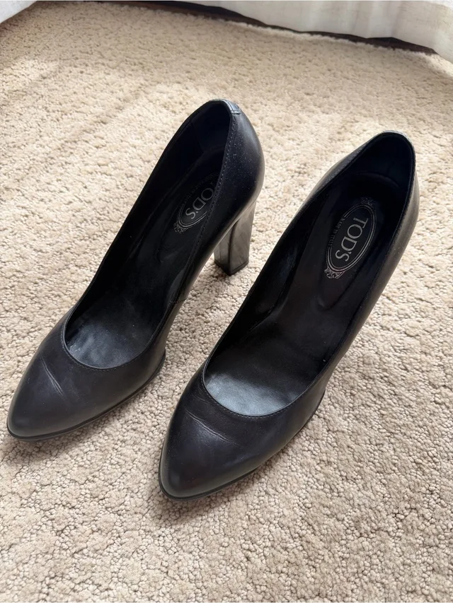 Tod's Leather Mid Court Pumps in black Leather from Poshmark