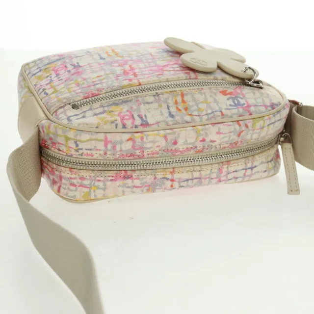 Chanel Vintage Clover Camera Printed Canvas Multicolour Bag in Multicolor Canvas from HEWI, photo 18 of 24