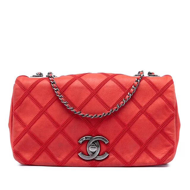Red Chanel Small Nubuck Diamond Stitch Chain Flap Shoulder Bag in Red Suede from Designer Revival