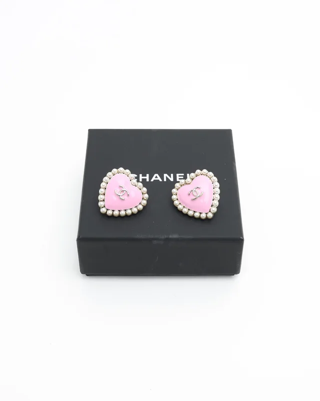 Chanel Coco Mark Pearl Heart Earrings in Resin from A Retro Tale, photo 4 of 4
