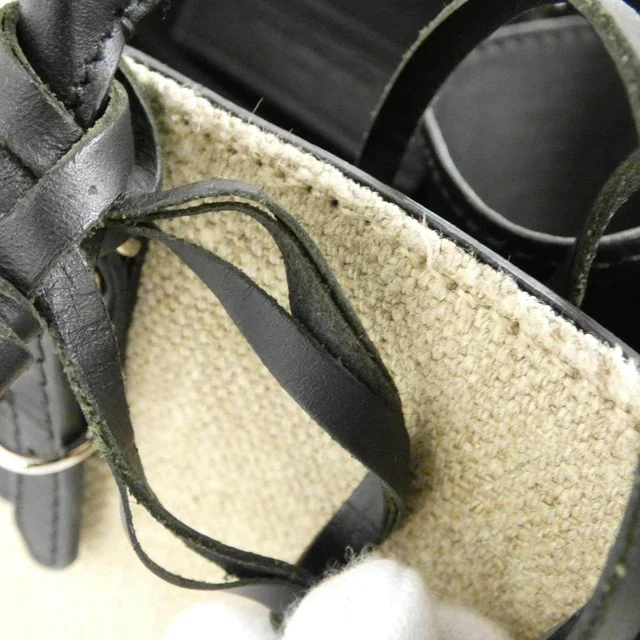 Balenciaga Papier A6 Zip Around shoulder bag in Leather from LuxUness, photo 2 of 2