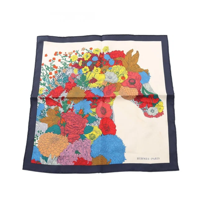 Hermès Scarf Petit Carre 45 Robe Legere Silk in Silk from The Reluxe