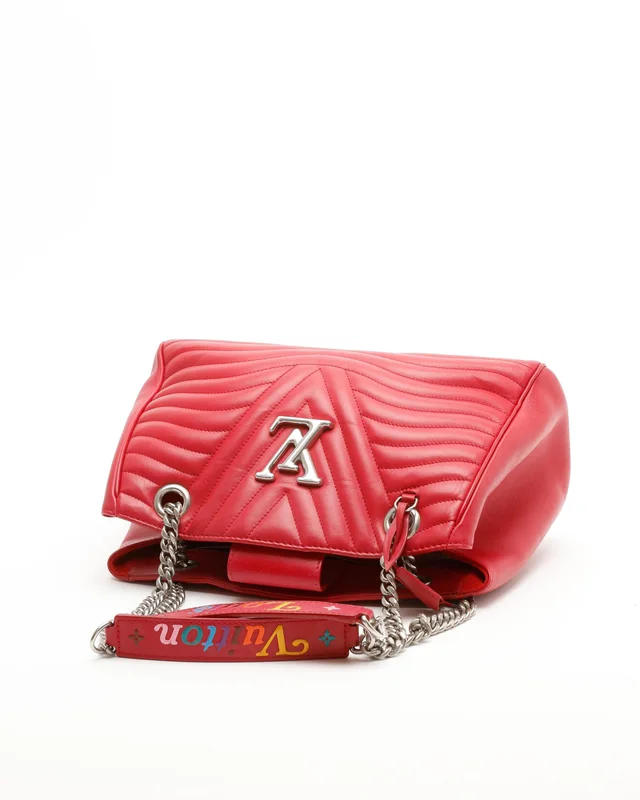 Louis Vuitton New Wave Chain Tote Bag in Calfskin from A Retro Tale, photo 5 of 9