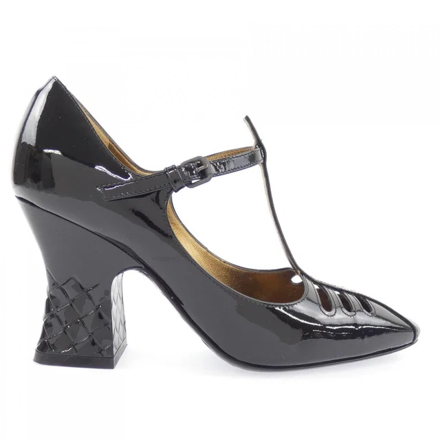 Bottega Veneta Heels & pumps in Leather from LuxUness