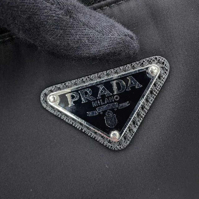 Prada Re-Nylon Shoulder Bag Black2VH113_2DMH_F0002_V_XOP Nylon Saffiano LeatherLeather in Saffiano leather from GALLERY RARE, photo 9 of 17