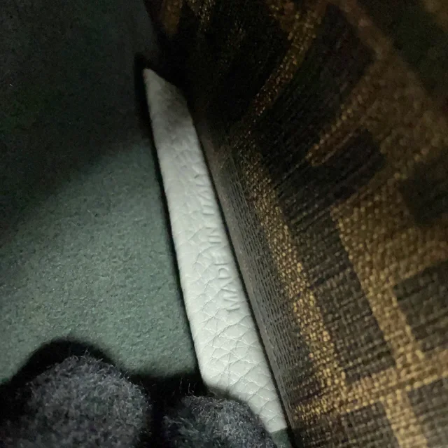 Fendi Peekaboo Icy You Gray7VA529AFC3 Leather Size Medium in Leather from GALLERY RARE, photo 18 of 19