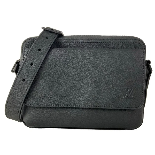 Shoulder Bag LV Aerogram Boarding Messenger Black Leather Cowhide in Black Leather from The Reluxe