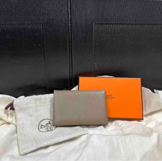 Hermès elephant grey card holder in Grey from Luxury Promise