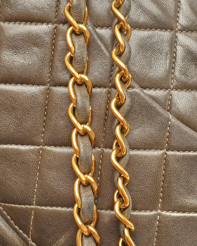Chanel Classic Medium Double Flap Bag in Leather from A Retro Tale, photo 6 of 9