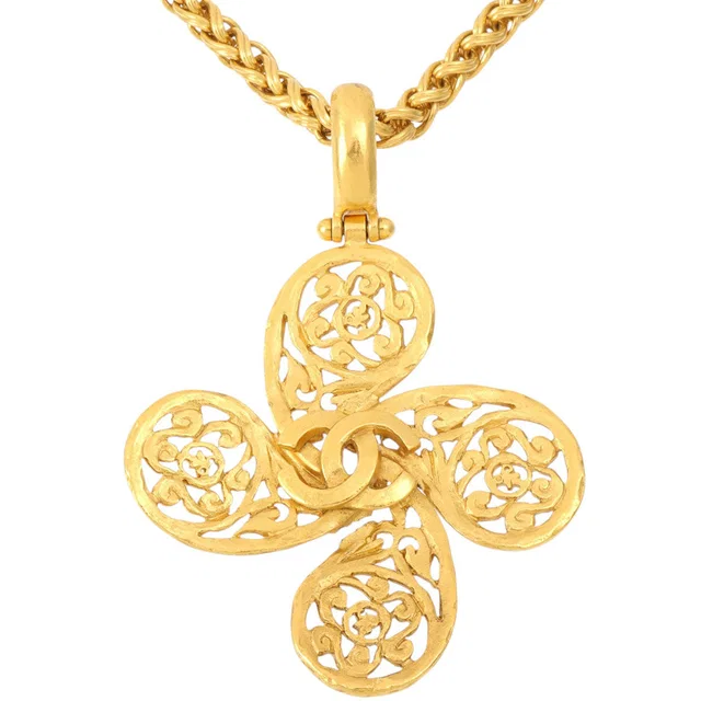 Chanel 1995 Clover Motif CC Mark Chain Necklace Gold in Gold from VINTAGE QOO TOKYO