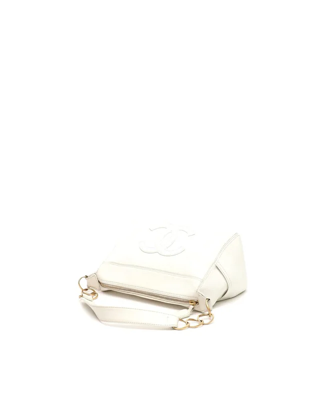 Chanel CC Caviar Hobo Bag in Caviar leather from A Retro Tale, photo 4 of 10