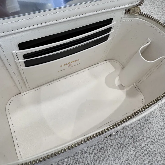 Chanel Caviar Vanity Bag in White Caviar, Metal from Reowned, photo 9 of 9