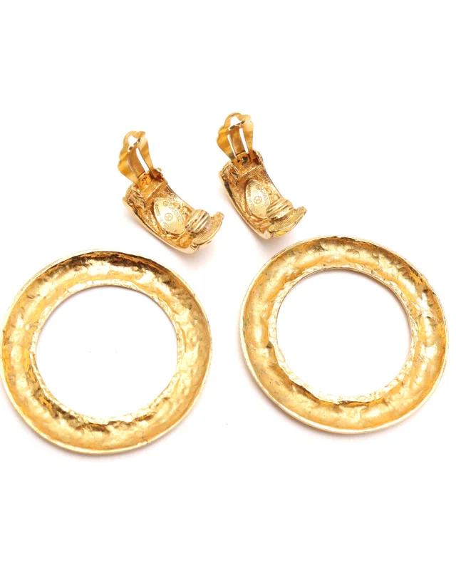 Chanel Matelassé Clip-on Earrings from A Retro Tale, photo 4 of 4