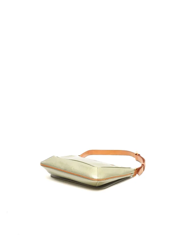 Louis Vuitton Vernis Thompson Street Messenger Bag in Leather from A Retro Tale, photo 5 of 10