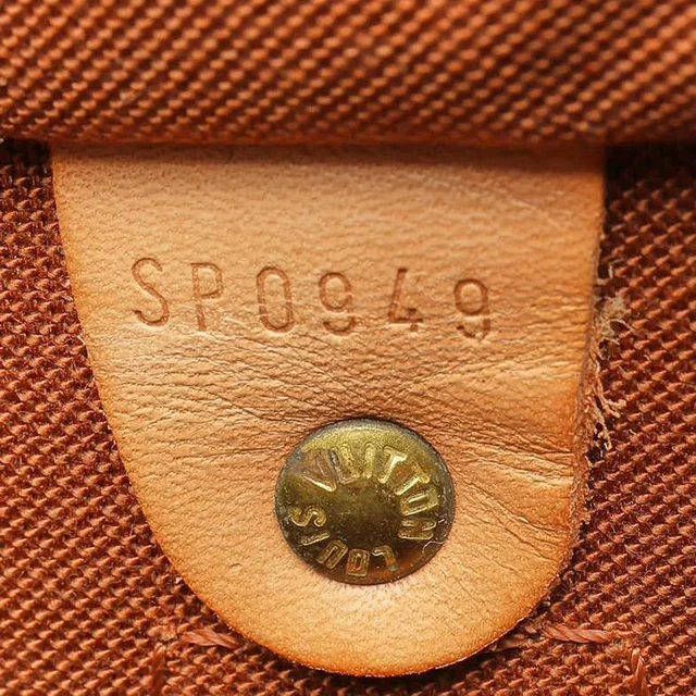 Louis Vuitton Monogram Speedy 30 Bag in Coated canvas from A Retro Tale, photo 8 of 9