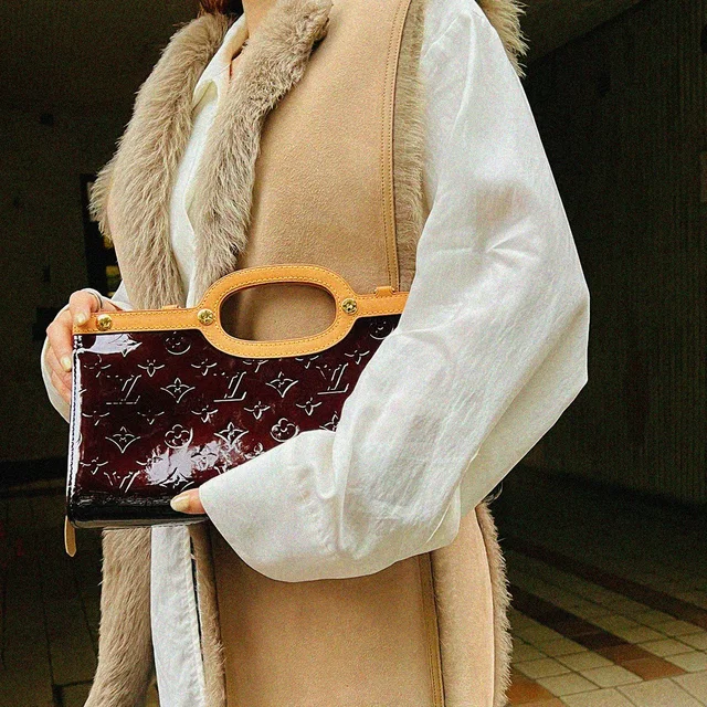 Louis Vuitton 2007 Monogram Vernis Roxbury Drive 2-Way Bag Amarante from VINTAGE QOO TOKYO