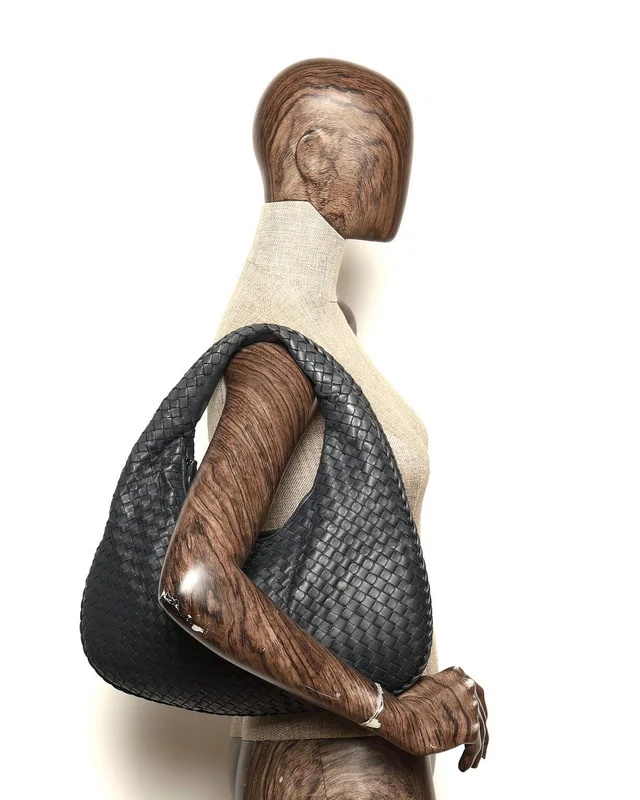 Bottega Veneta Medium Veneta Intrecciato Hobo Bag in Woven leather from A Retro Tale, photo 7 of 7