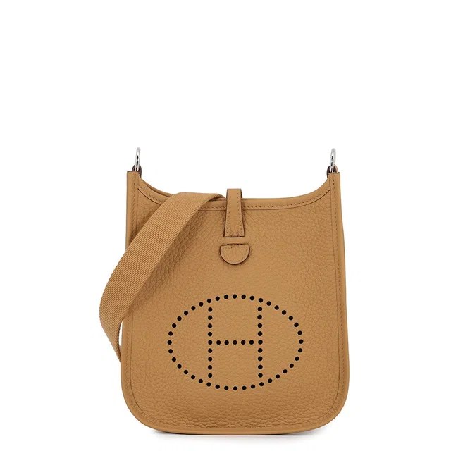 Hermès Evelyne Long Amazon Biscuit Taurillon Clemence Size TPM in Clemence leather from GALLERY RARE