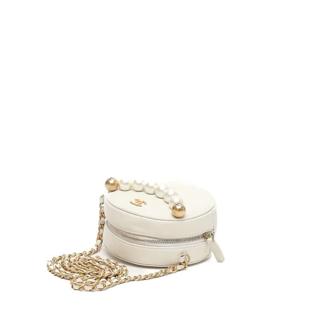 Chanel CC Pearl Round Clutch Bag in Leather from A Retro Tale, photo 4 of 9