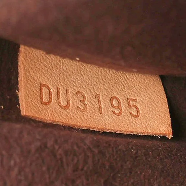 Louis Vuitton Monogram Pochette Métis Bag in Coated canvas from A Retro Tale, photo 8 of 9