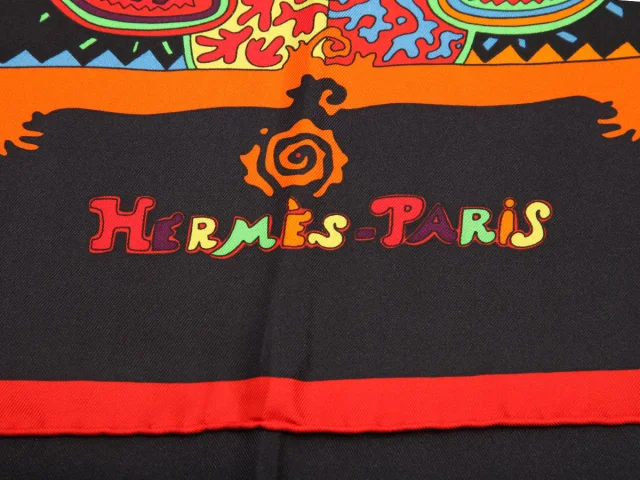 Hermès Légende Kuna Peuple de Panama Silk Scarf 90cm in Silk from Ann's Fabulous Finds, photo 2 of 6