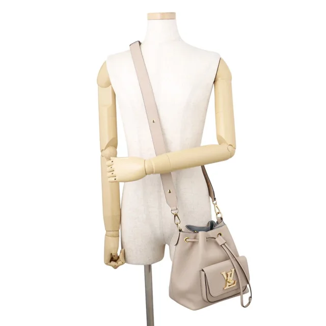 Louis Vuitton Lockme Bucket NV BeigeM57688 Leather in Leather from GALLERY RARE, photo 6 of 19