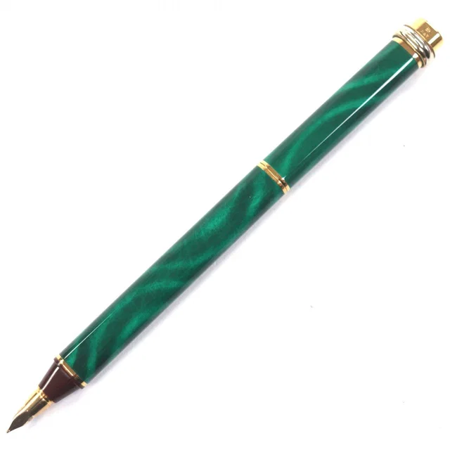 Must de Cartier Trinity Au750 Fountain Pen from LuxUness