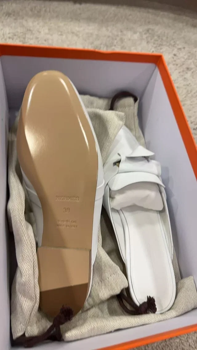 Hermès OZ Mule white Sandal 38 in White from Luxury Promise