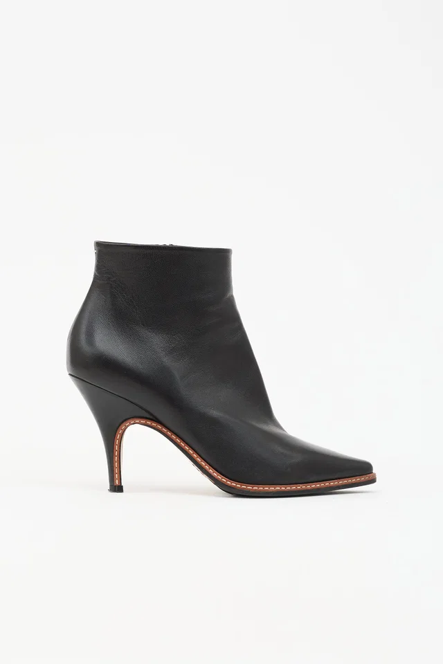 Maison Margiela Leather Ankle Boot in Leather from VSP Consignment