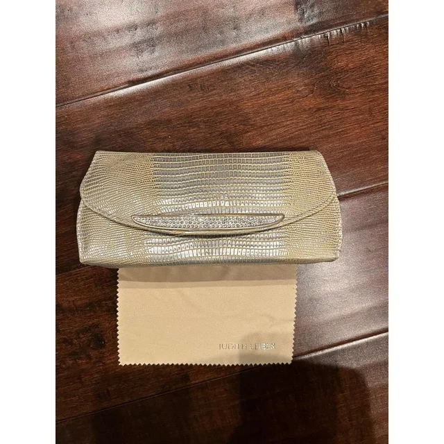 Judith Leiber Women's Bag - Silver in gray|silver from Depop, photo 1 of 1