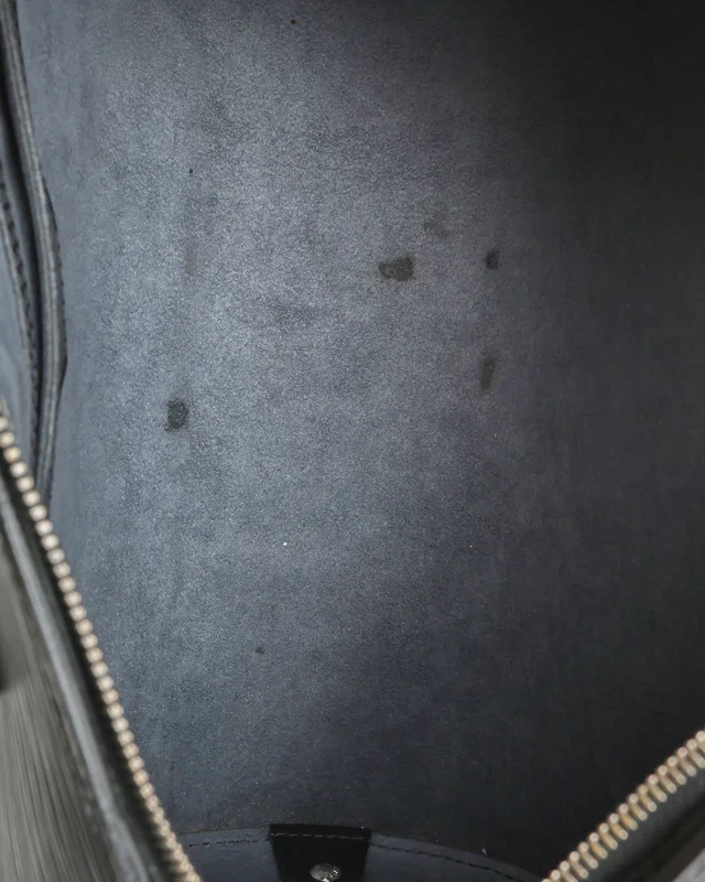 Louis Vuitton Epi Soufflot Bag in Leather from A Retro Tale, photo 7 of 8