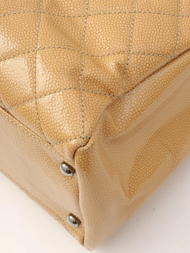 Chanel Caviar Skin 2.55 Chain Tote Bag, Beige, circa 2005 in Beige Caviar leather from VINTAGE QOO TOKYO, photo 11 of 16