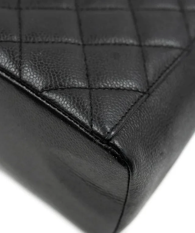 Chanel Quilted Hand Bag 39YVWY4 in Caviar leather from Luxury Promise, photo 2 of 2