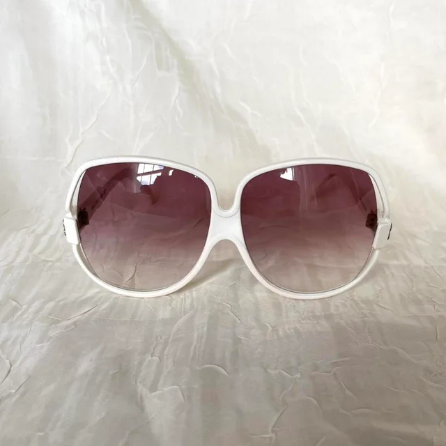 Balenciaga Women's Oversized Sunglasses - White/Cream in white from Depop, photo 4 of 9